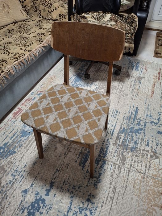 Табуретки стулья