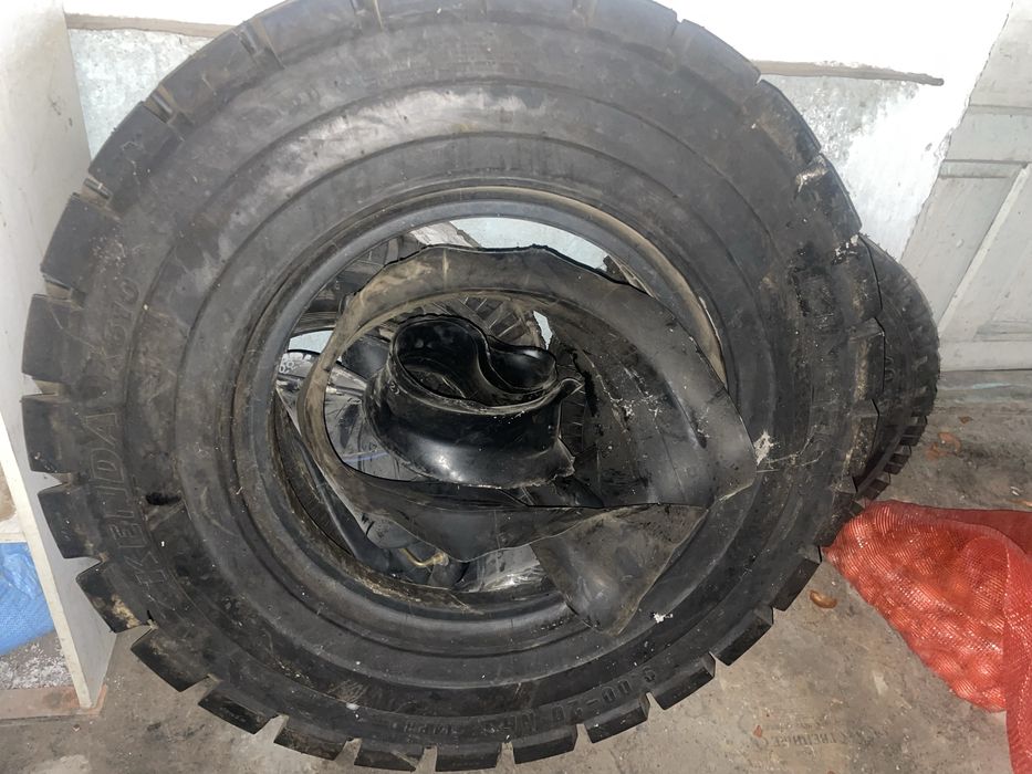 Перед зад покрышки на кару