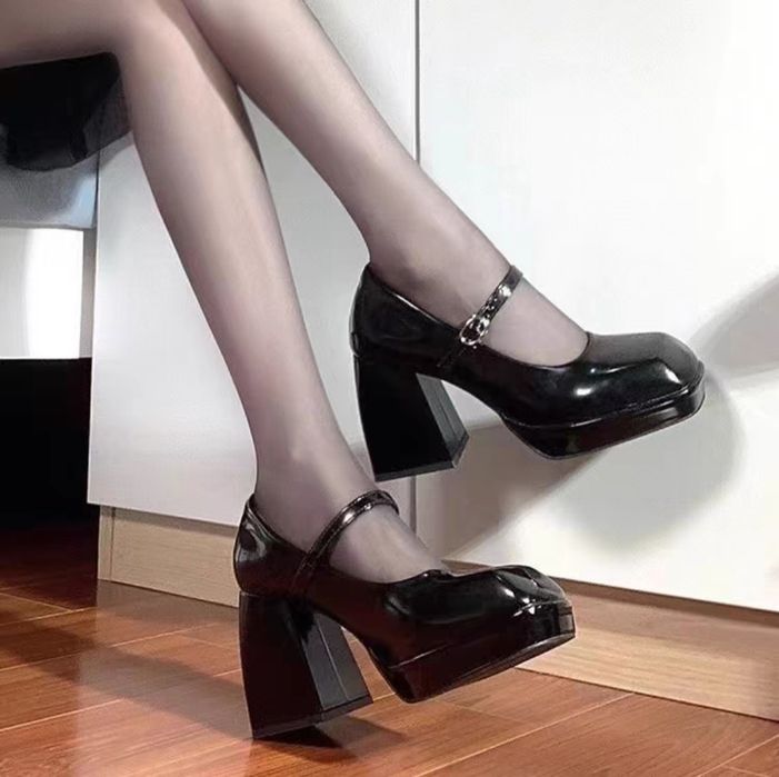 Lateks ichida transeksüel porno