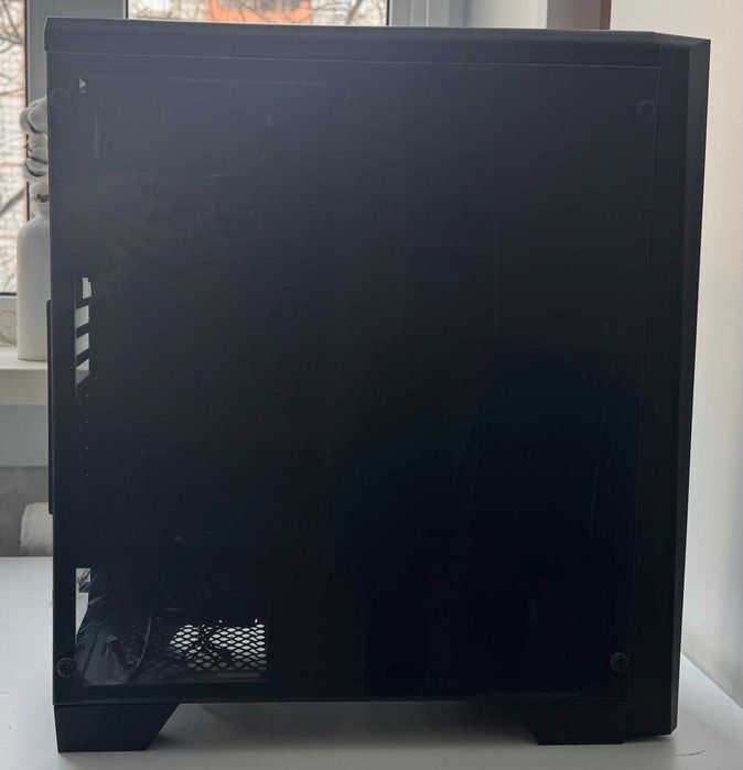 Продам системный корпус AeroCool