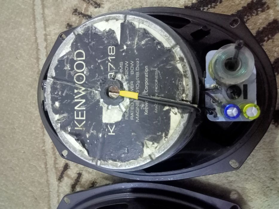 Продам калонки Kenwood made in Indonesia original в хорошем состоянии.