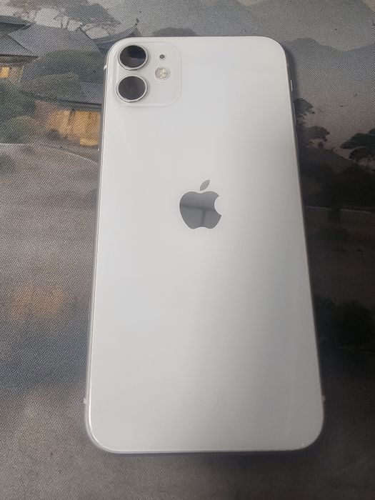 IPhone 11 128gb белый