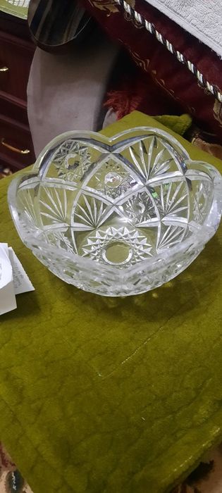 Продам 2 штуки конфетницы