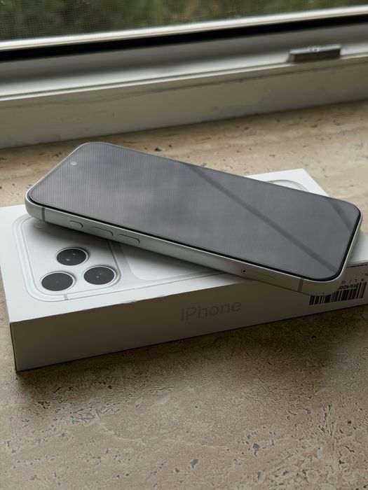 Продам iphone 17 pro max,в цвете silver на 512 гб