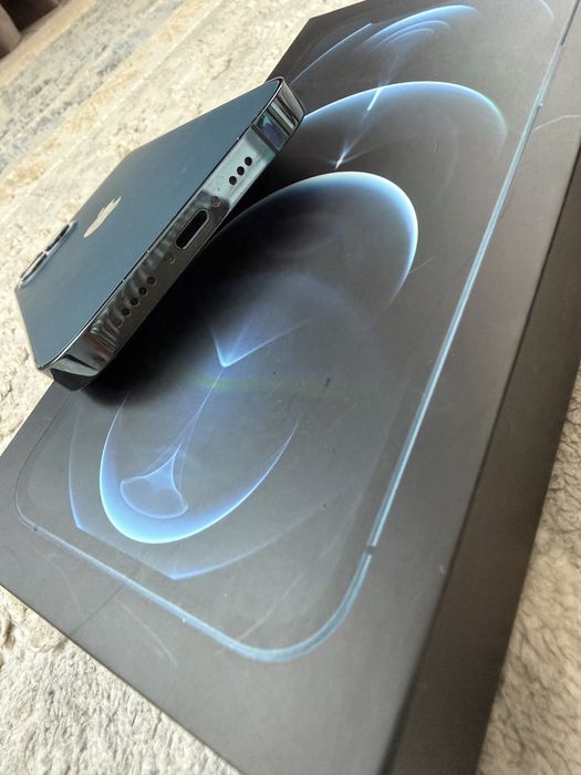 Iphone 12 pro 256 память в отличном состояний