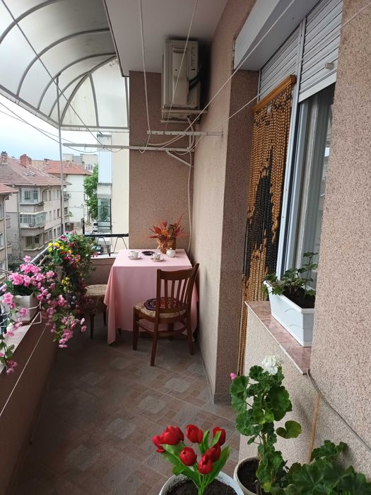 Продава се Четиристаен апартамент в Плевен, Идеален център - 95 кв.м за 1422 €/кв.м - Снимка #14