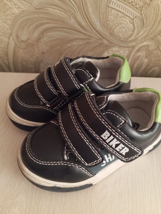 Продам ботиночки для мальчика