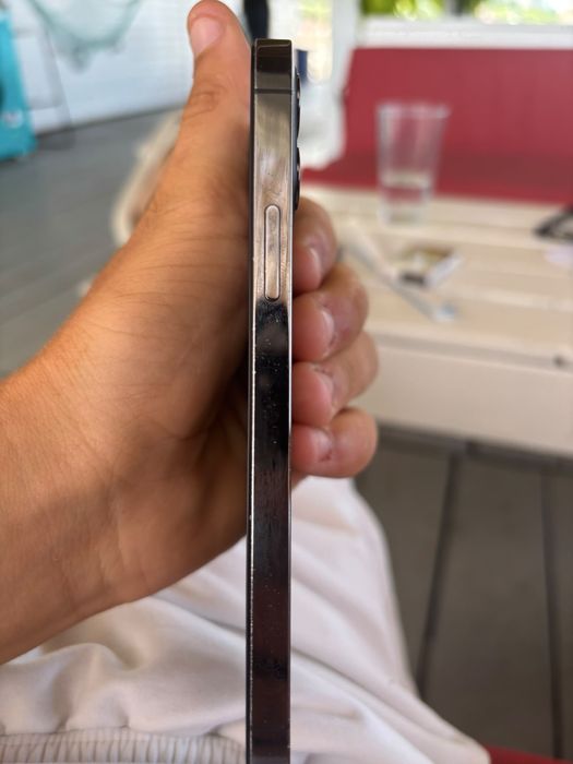 Vand Iphone 12 Pro cititi descrierea