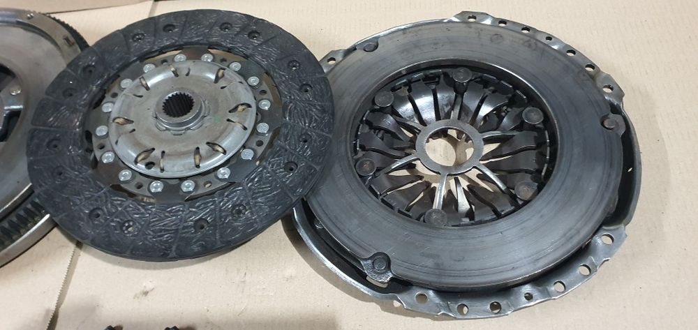Kit ambreiaj LUK volanta masa dubla  2.0 tdi BMR BMN BKP BKD BMM BMP