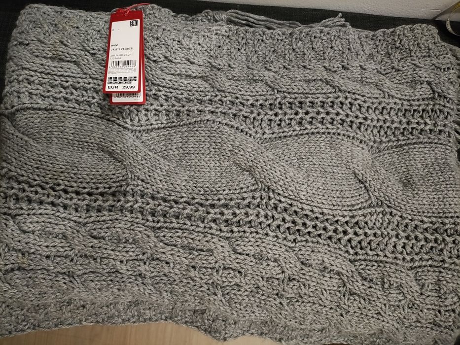 Нов шал S'Oliver с етикет дебел, мек, голям плетен шал