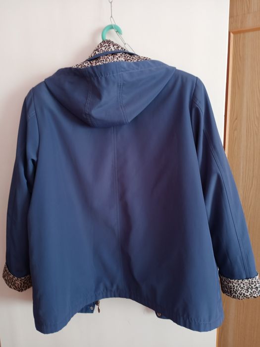 Куртка демисезонная.