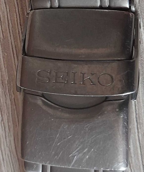Bratara ceas Seiko din titan - valabil doar in Oradea