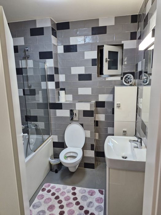 De inchiriat apartament cu 3 camere pe Aradului