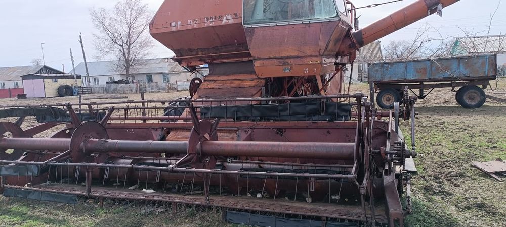 Комбайн самоходный СК-5 (НИВА)