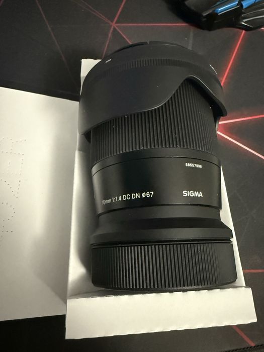 Обектив canon RF 75-300 f/4-5.6,sigma 16mm f1.4