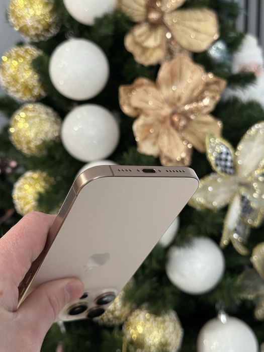 iPhone 16 Pro Max-Baterie 98%