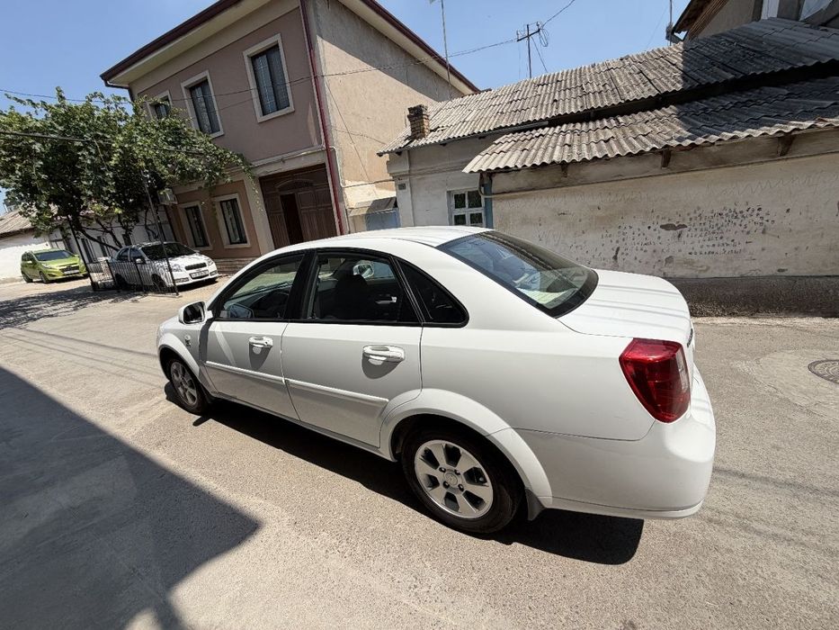 Lacetti Gentra elegant plus