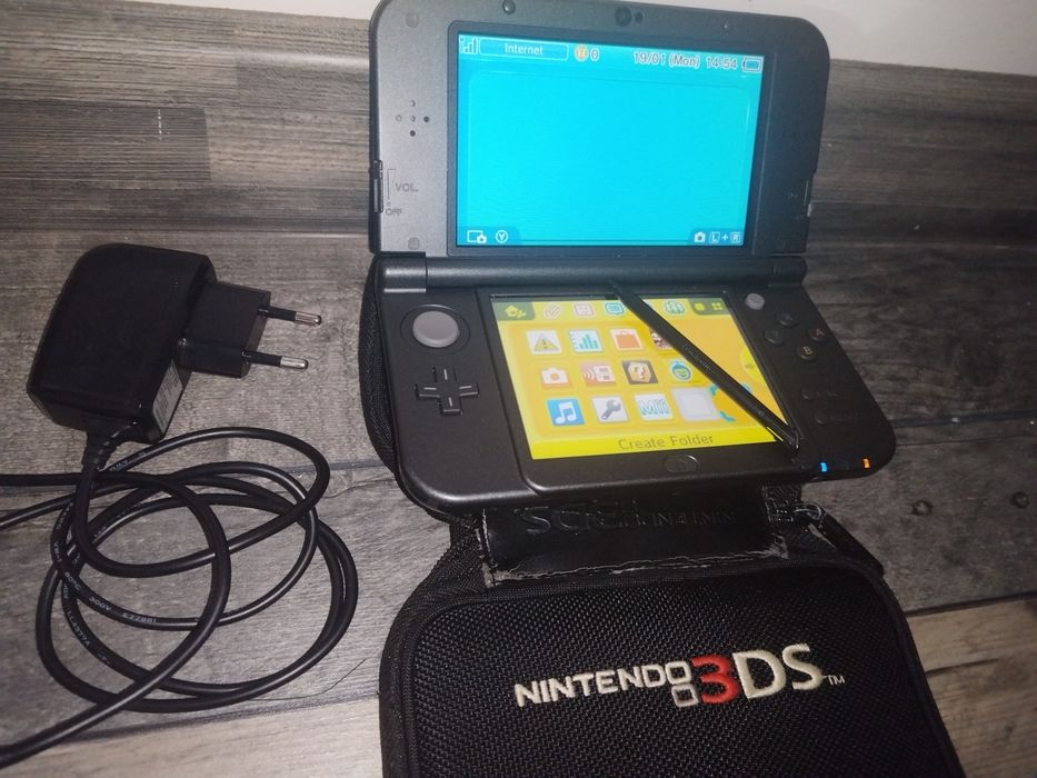 Nintendo 3DS XL -