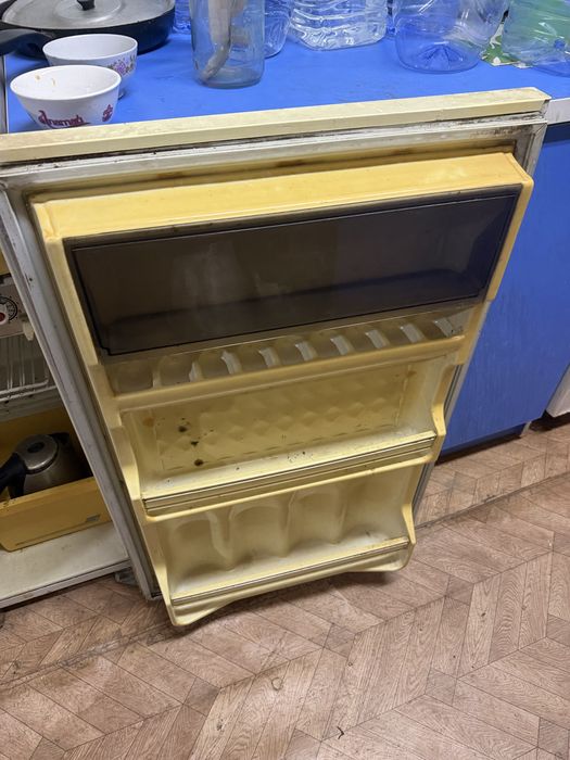 Продам холодильник советский