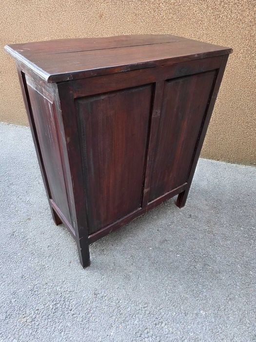 Голям скрин от тиково дърво