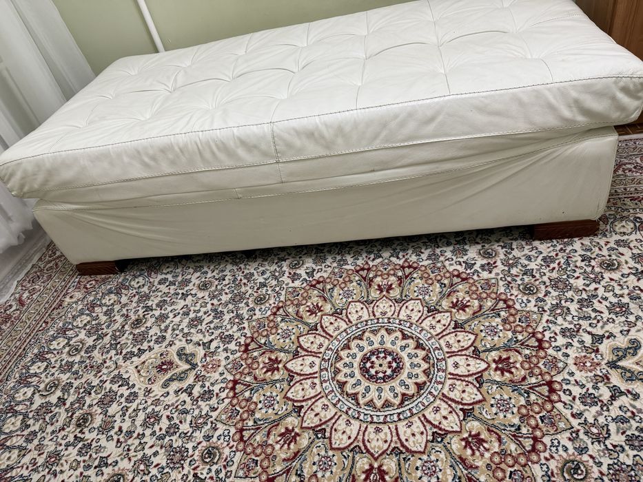 Тахта в хорошем состоянии