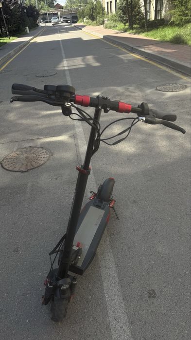 Срочно продам б/у самокат kugoo m4 Pro.