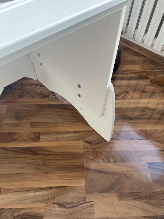 продам стол детский