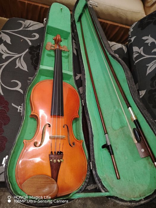 Vioara 4/4 fabricație Anglia