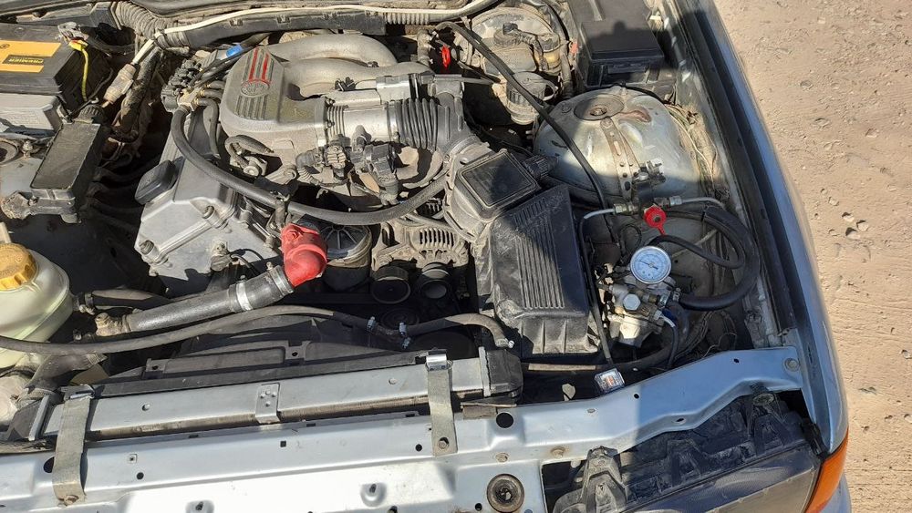 Bmw e36 m318 avtomobili