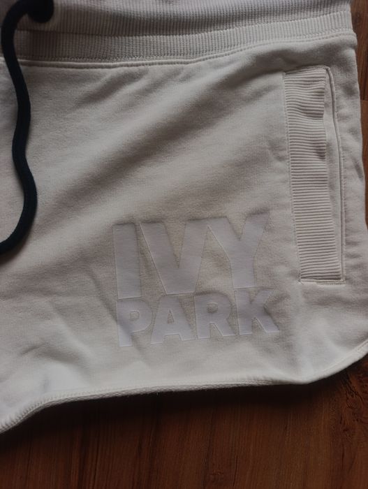 Чисто нови къси гащи IVY PARK