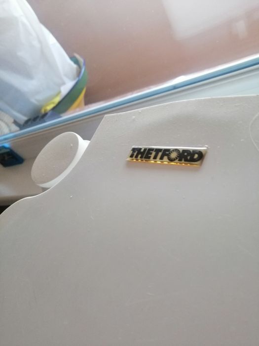 Мобилна химическа тоалетна THETFORD 365 Luxe