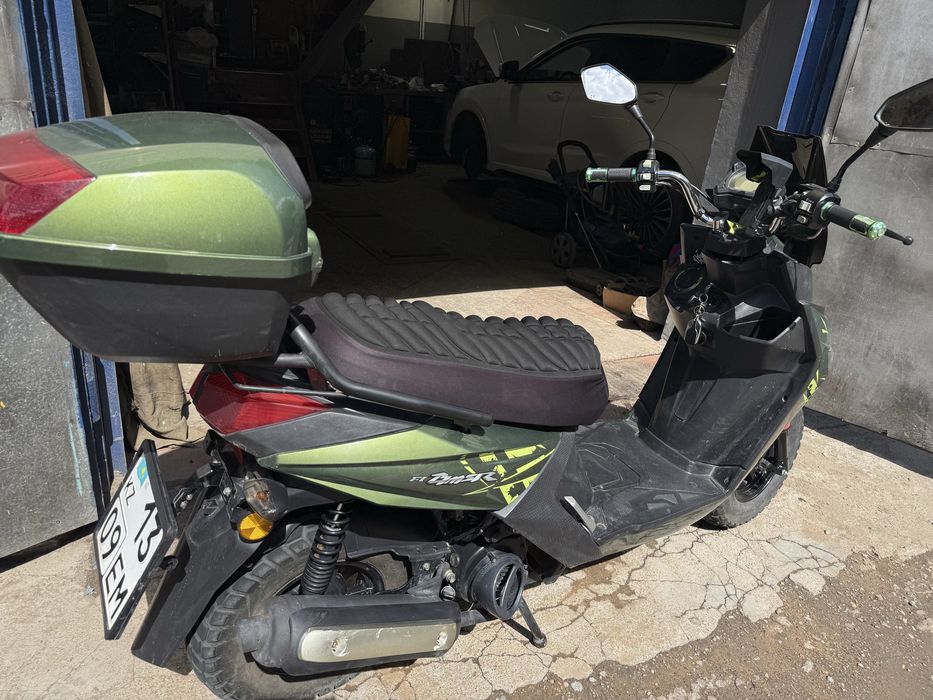 Продам скутер Samyrai