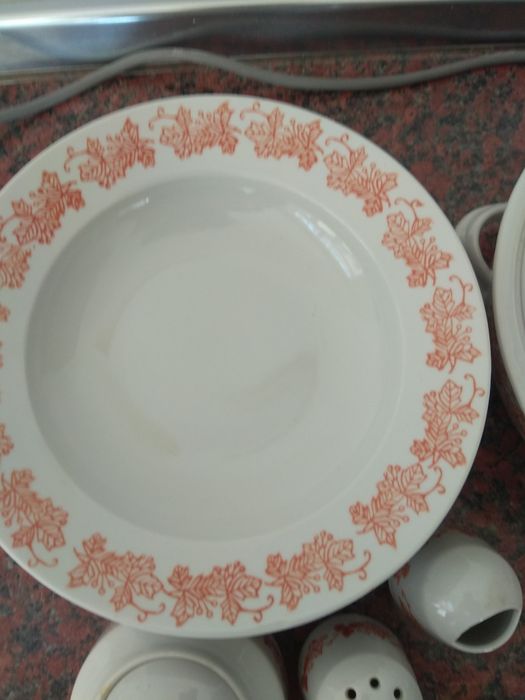 Посуда для добора столового сервиза. Супница, суповые тарелки 6 шт, со
