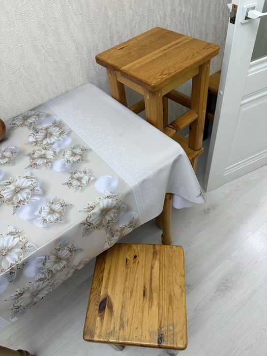 Стол со стульями