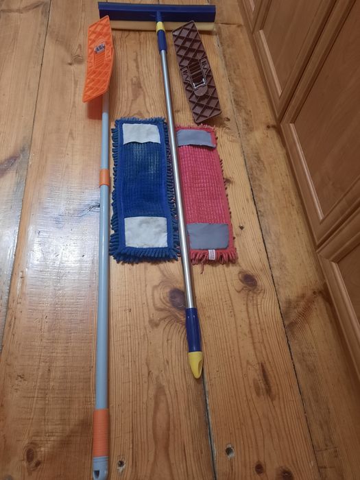 Щётка для окон (3 м )и две швабры