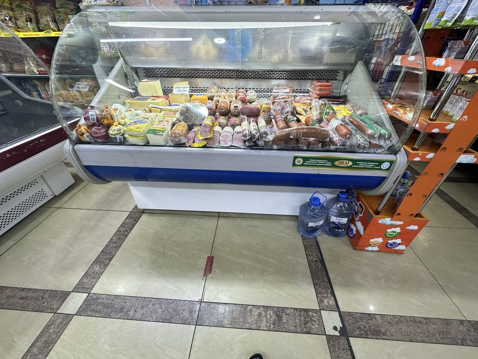 Продам 2 витринных холодильника