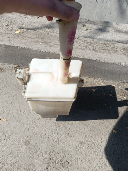 Бачок омывателя nissan primera p10