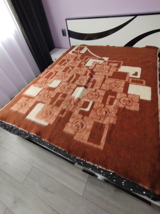 Одеала чисто нови