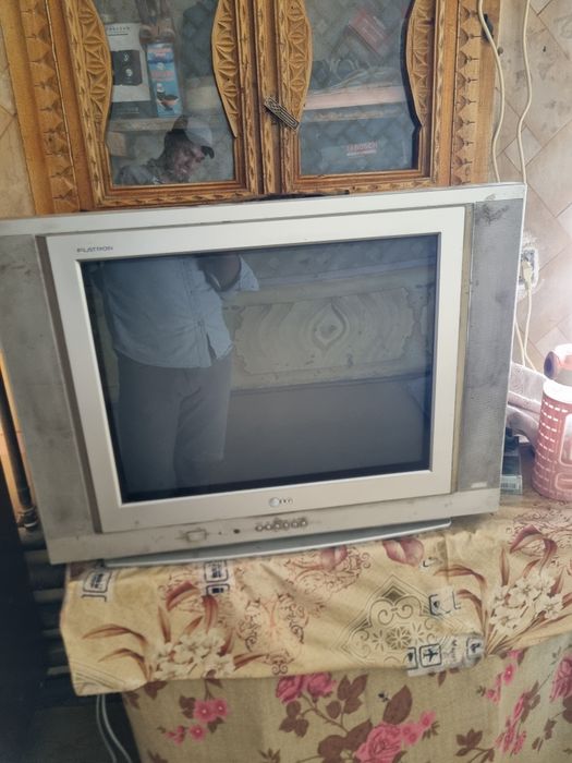 Telvizor sotiladi srochni