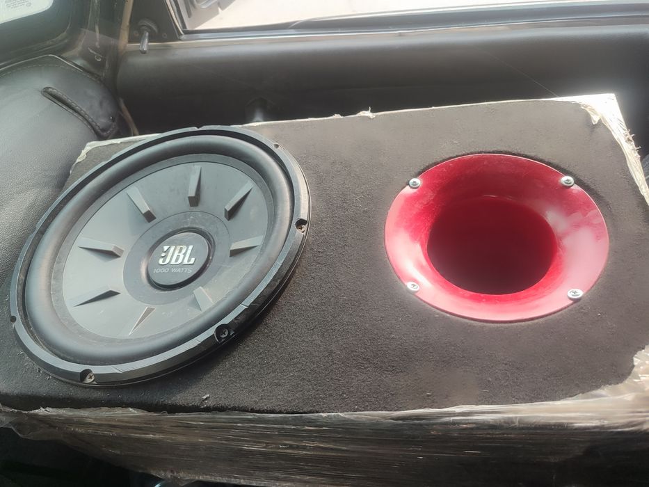 санбуфер JBL 1000ватли холати янги обмен ёх факат нахтга оладиголлар.