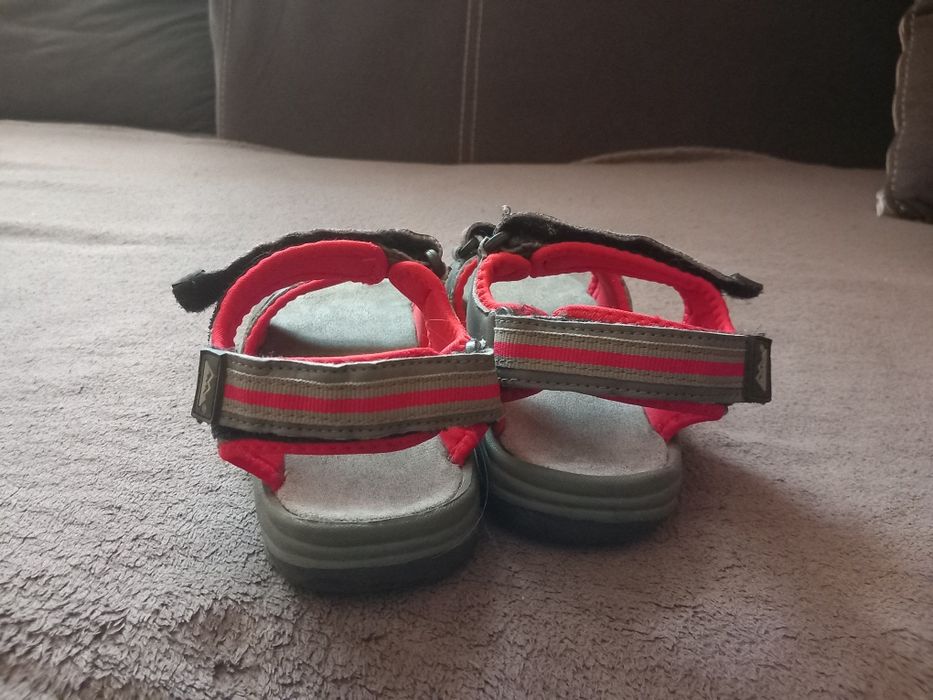 Детски сандали номер 37 и 32