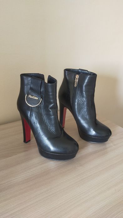 Продам кожаные ботинки