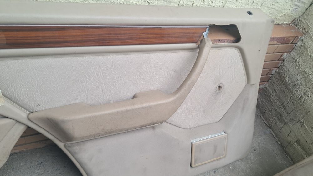 Мерс.124Е.обшивки дверные.