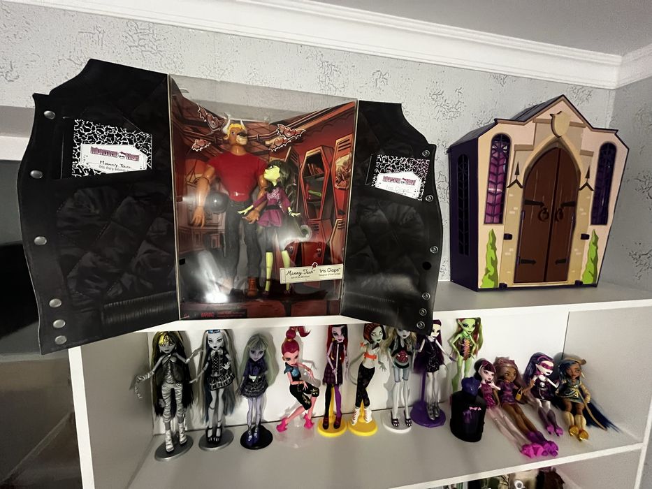 Monster high Айрис Клопс Мэни Тауэр