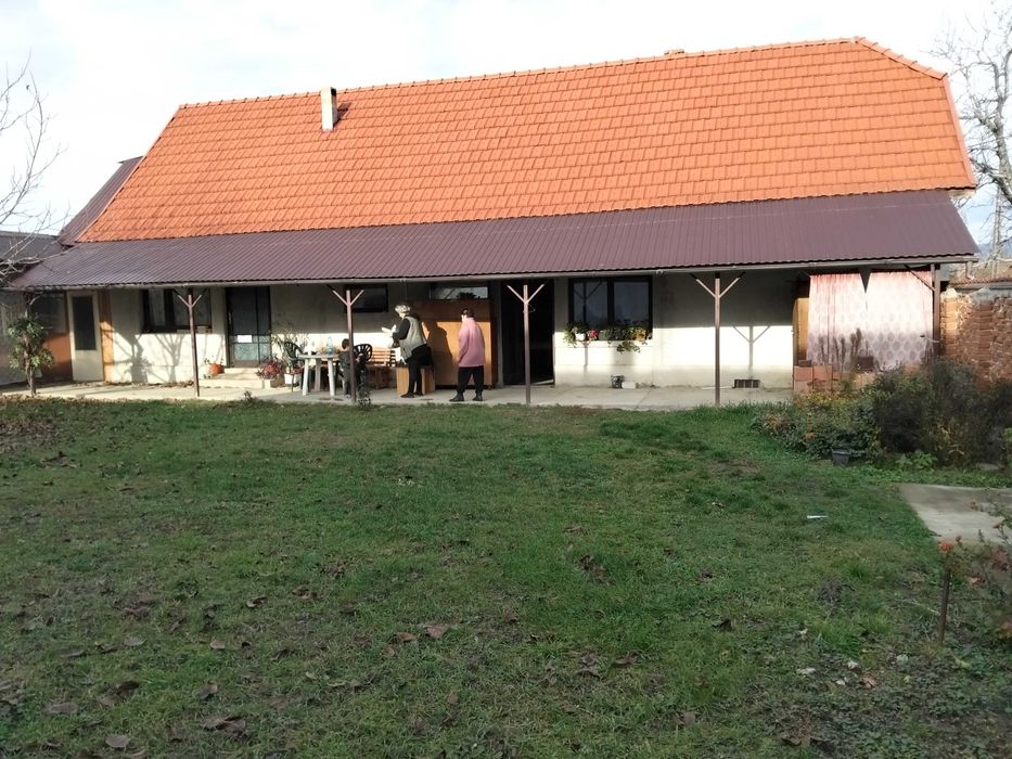 Vând casa in loc.Barsa
