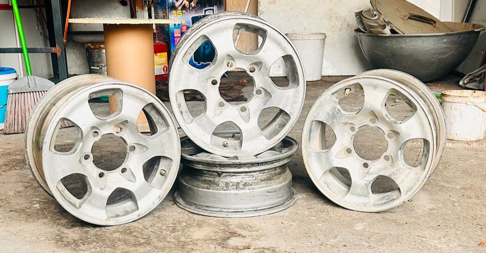 Диска сатамын паджероға деликаға келеді  40000 теңге