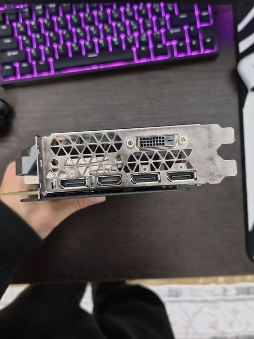 Продам Zotac 1070 ti 8gb
