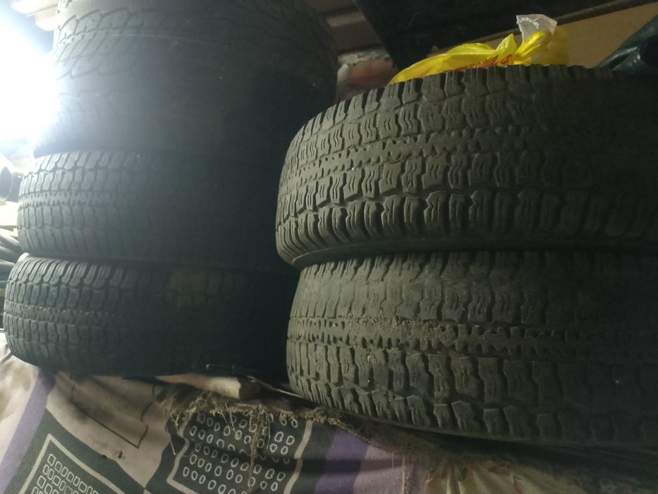 Продам шины на ниву