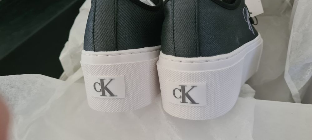 Teniși Calvin klein  mărimea 38