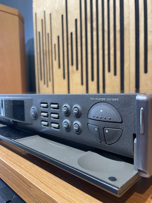 Cd player marantz cd1020 panou frontal motorizat